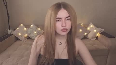 ViolettaOtis online show from 10.19.25