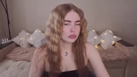 ViolettaOtis online show from 04.21.26