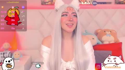 Violeta  online show from 10.31.25