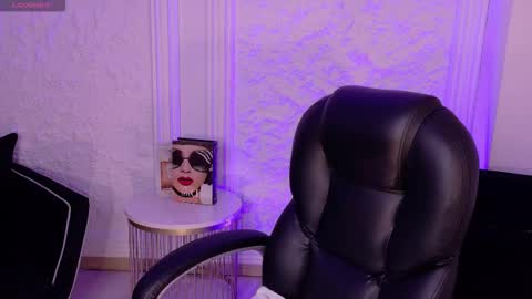 Violett Castel online show from 01.14.26