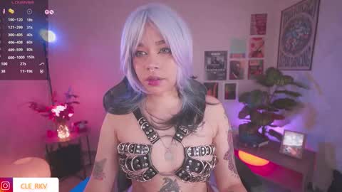 JULIE UWU online show from 01.05.26