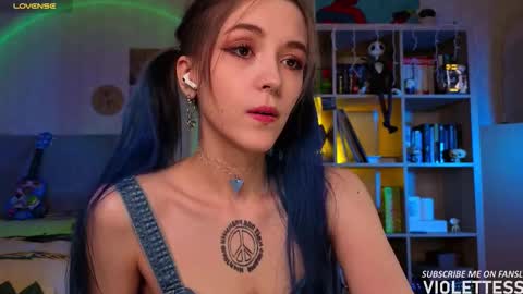 Snapshot of violettesss chatting on 02.19.26 Vi Best on my Fansly online show from 02.19.26