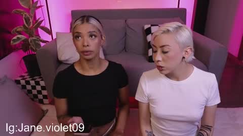 Snapshot of violettgrey_ chatting on 09.16.25 Violet online show from 09.16.25