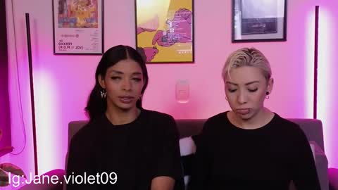 Snapshot of violettgrey_ chatting on 10.12.25 Violet online show from 10.12.25