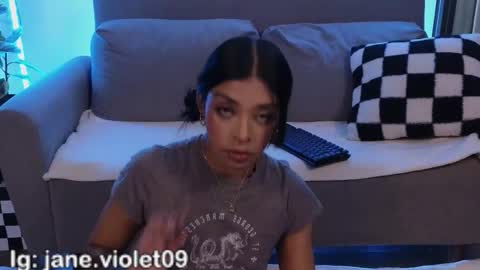 Violet online show from 02.12.26