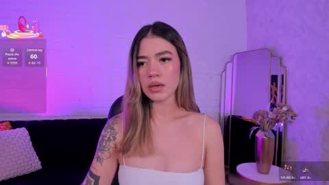 Snapshot of violetthansson chatting on 10.10.25 Violett online show from 10.10.25