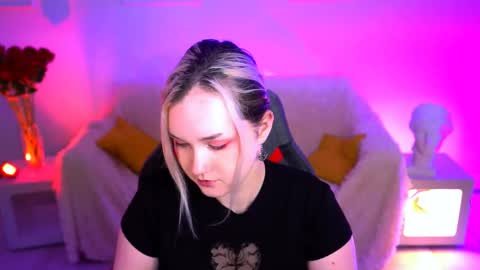 Snapshot of violettwoods chatting on 06.02.26 Violett online show from 06.02.26