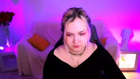 Snapshot of violettwoods chatting on 06.03.26 Violett online show from 06.03.26