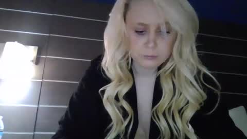 Violet Valentine online show from 01.28.25