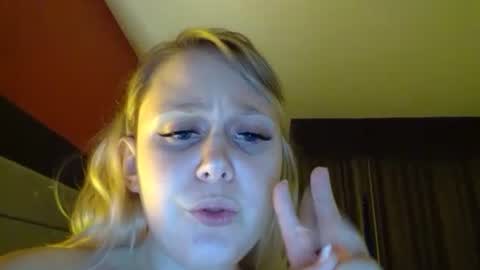 Violet Valentine online show from 09.26.25