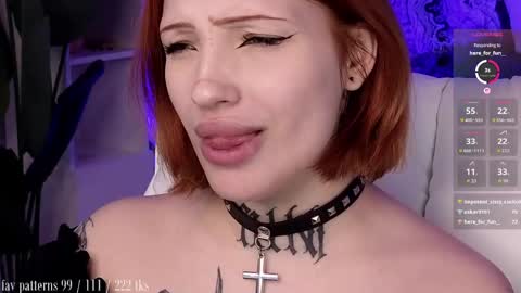 Snapshot of violetvio1ator chatting on 05.12.26 Dommy mommy online show from 05.12.26