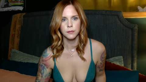 Snapshot of violetxsweets chatting on 12.13.24 Violet online show from 12.13.24