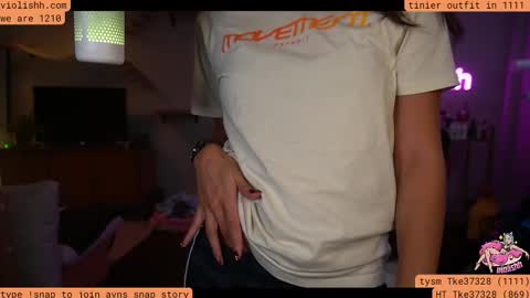 Snapshot of violishh chatting on 11.14.25 follow me on twitter violishh and ig violishh online show from 11.14.25