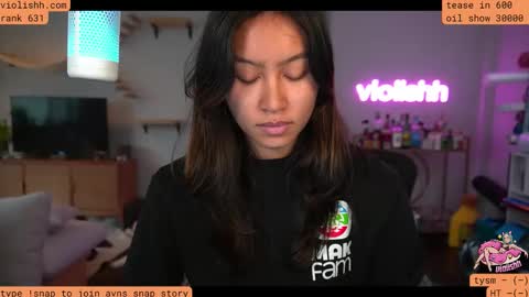 Snapshot of violishh chatting on 11.20.25 follow me on twitter violishh and ig violishh online show from 11.20.25