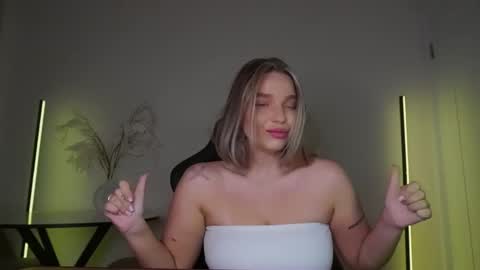 Violla online show from 10.26.25