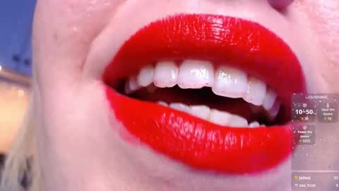 Snapshot of vip_juicy chatting on 01.08.25 VelvettTime online show from 01.08.25