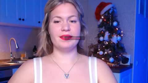 Snapshot of vip_juicy chatting on 01.10.25 VelvettTime online show from 01.10.25