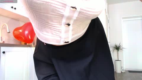 Snapshot of vip_juicy chatting on 02.15.25 VelvettTime online show from 02.15.25