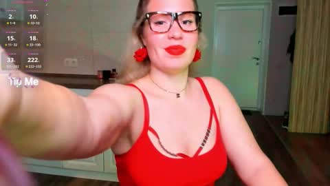 Snapshot of vip_juicy chatting on 10.06.25 VelvettTime online show from 10.06.25