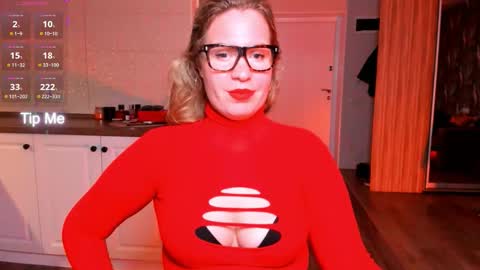 Snapshot of vip_juicy chatting on 10.09.25 VelvettTime online show from 10.09.25