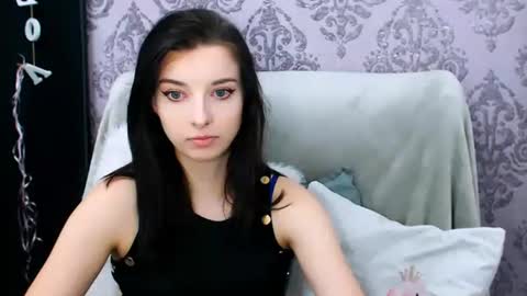 VirginLuna online show from 11.13.25