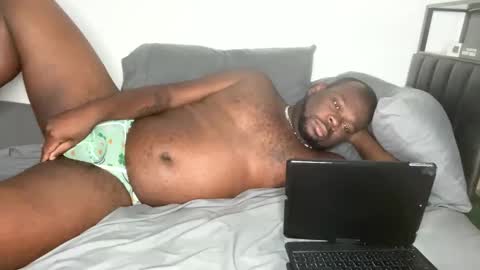 Snapshot of virgoincredible25 chatting on 11.05.25 Elle Hood online show from 11.05.25