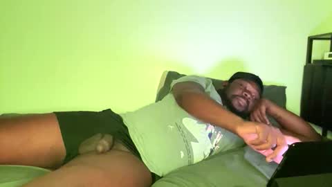 Elle Hood online show from 12.04.25