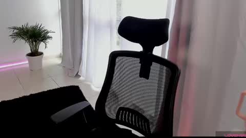 Lu online show from 12.22.25