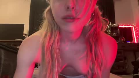 Snapshot of virtual_brat chatting on 02.05.25 virtual_brat online show from 02.05.25