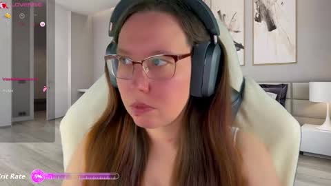 Snapshot of visecret chatting on 11.23.25 Victoria Romans online show from 11.23.25