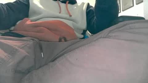 Snapshot of vitalbeach chatting on 12.15.24 vitalbeach online show from 12.15.24