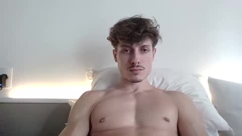 Snapshot of vitoraugustoxxx chatting on 10.26.25 vitoraugustoxxx online show from 10.26.25