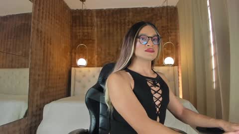 VittaaaPlease help me with your thumbs up its important  online show from 12.03.24