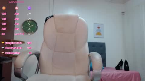 VITTORIA  online show from 01.03.25