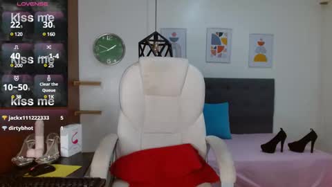 VITTORIA  online show from 01.16.25