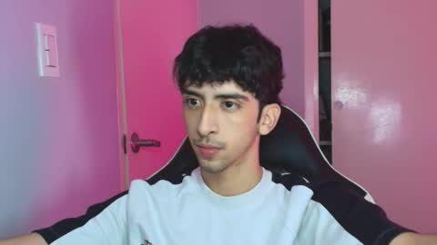 Snapshot of vittorio_cerati chatting on 02.13.26 new acount online show from 02.13.26