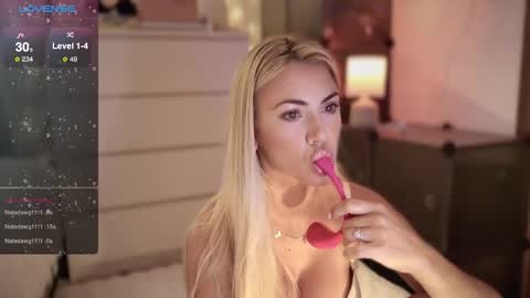 Vivian is here online show from 09.26.25