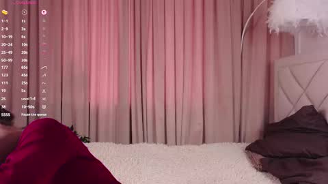 You like my friends can call me LUNA  This is my first day here online show from 10.22.25