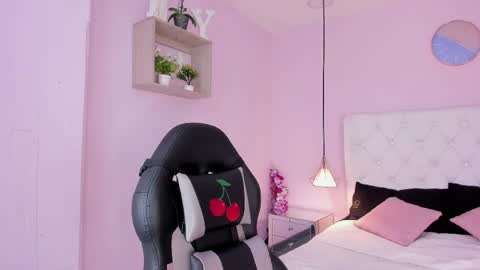 Vivi online show from 11.16.25