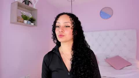 Vivi online show from 11.26.25