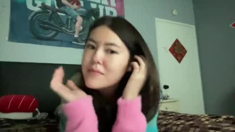 Snapshot of vivian7890 chatting on 12.25.24 vivi online show from 12.25.24