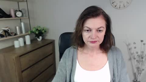 Vivian online show from 12.18.24