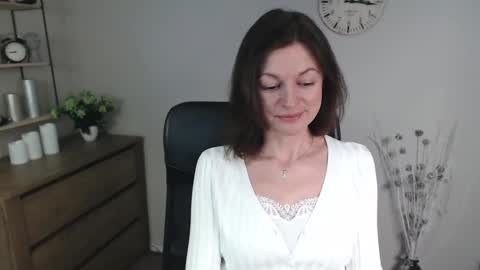 Vivian online show from 01.08.25