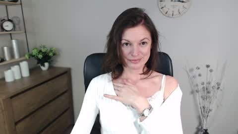 Vivian online show from 01.08.25