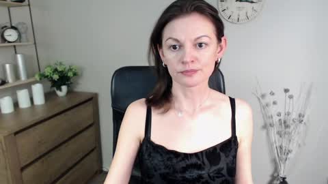 Vivian online show from 01.10.25