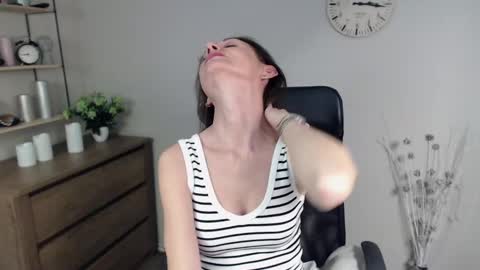 Vivian online show from 01.17.25