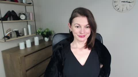 Vivian online show from 01.27.25