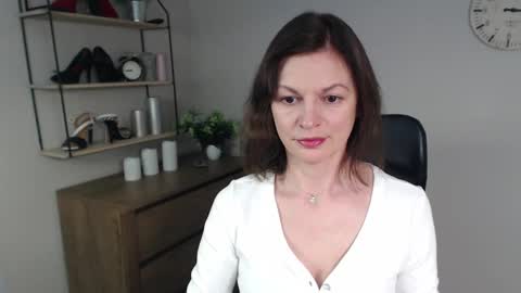 Vivian online show from 02.13.25