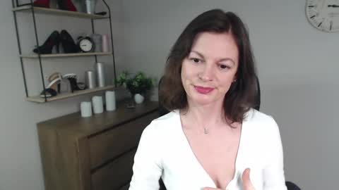 Vivian online show from 02.13.25