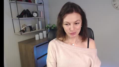 Vivian online show from 02.20.25